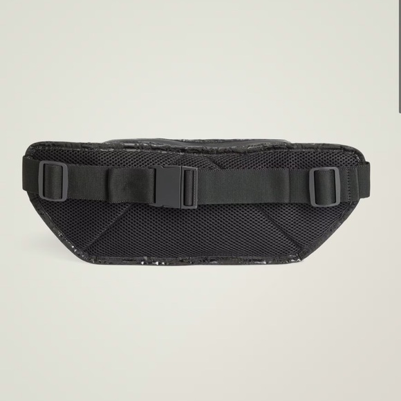 NWT ADIDAS by Stella McCartney BUMBAG SHINE crossbody bag black croc pattern OS - Picture 9 of 14